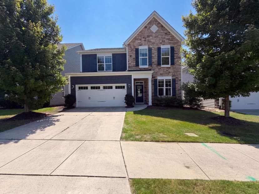 1102 Meadow Pond Dr