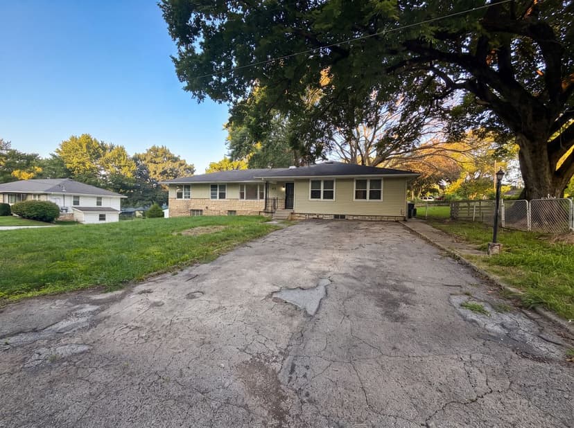 3364 N 60th Ter