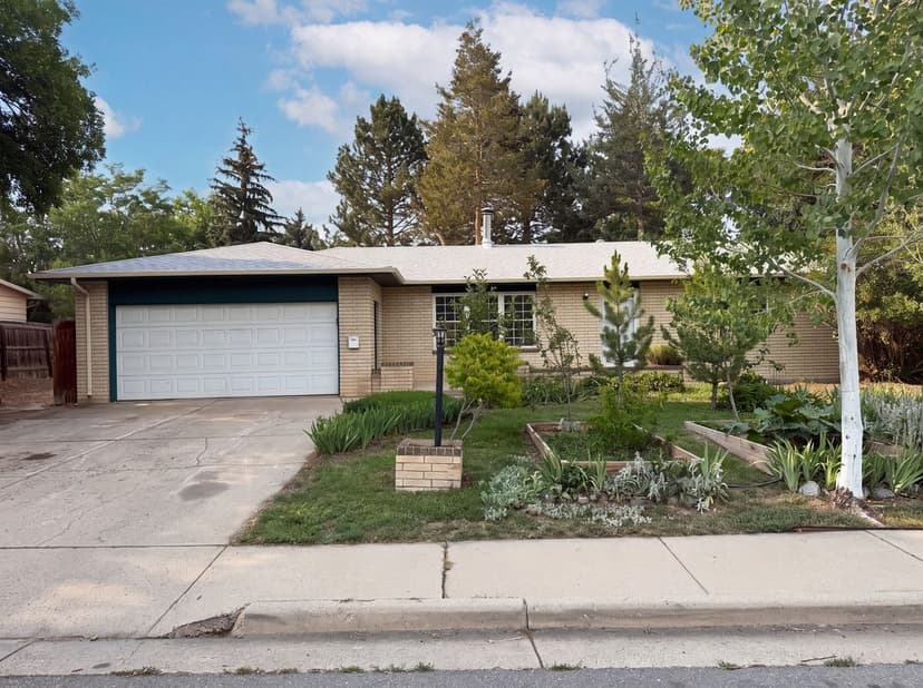 1307 Redwood Dr