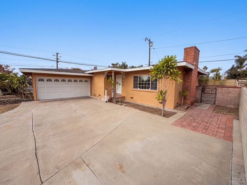 1426 S Rita Way