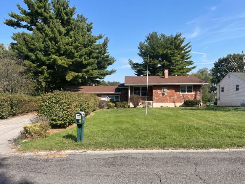 8 Monticello Pl