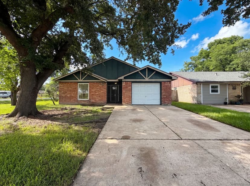 703 Midland Ct
