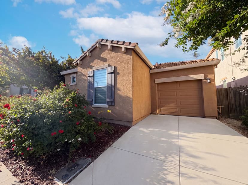 4920 Ocean Ln