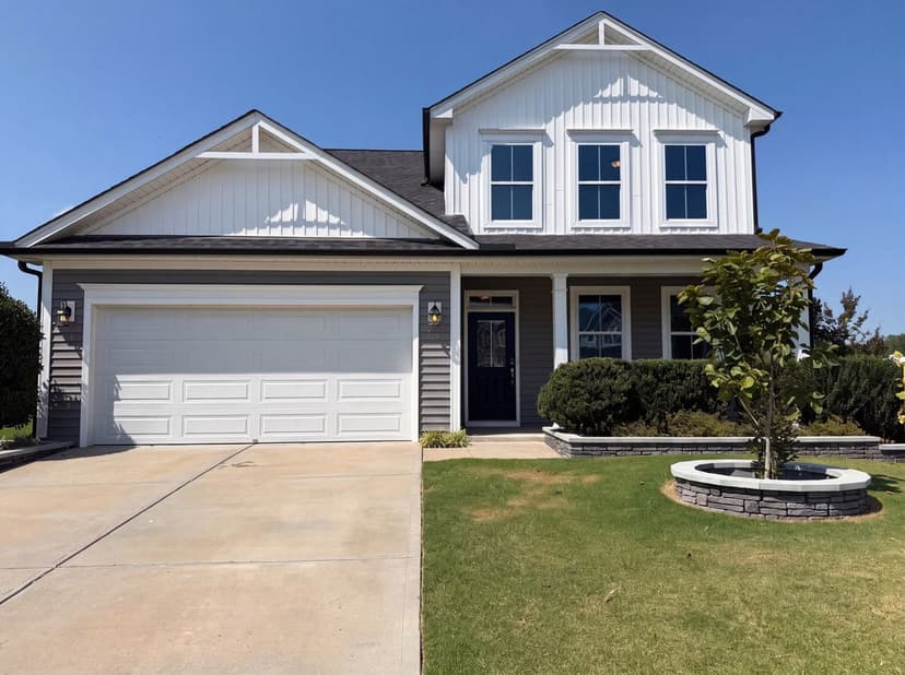 119 E Caxton Ct