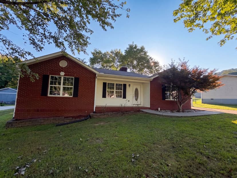 141 Meadowview Ln
