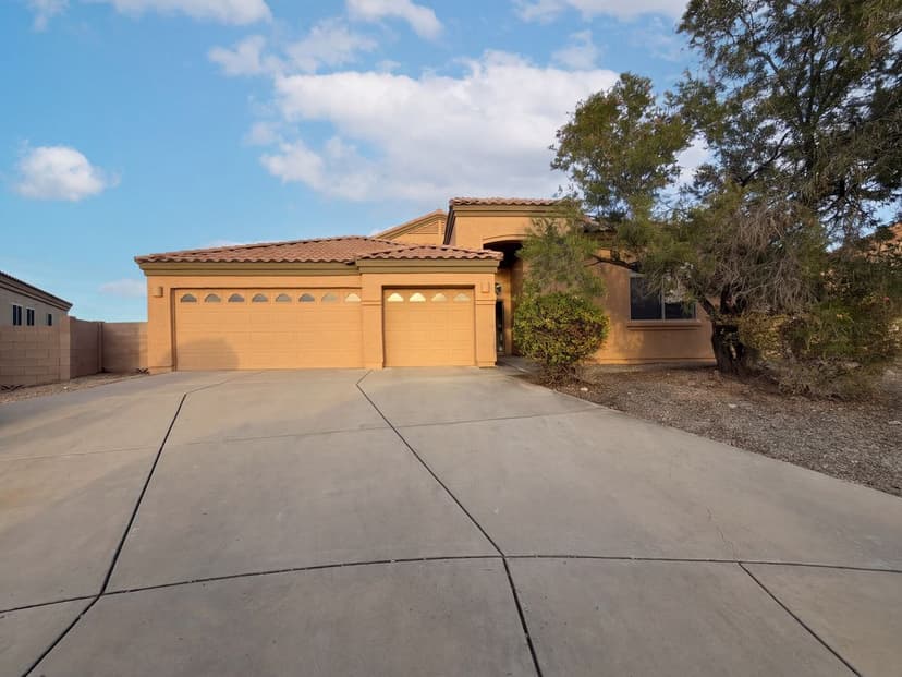 7030 W Fallen Sun Ct