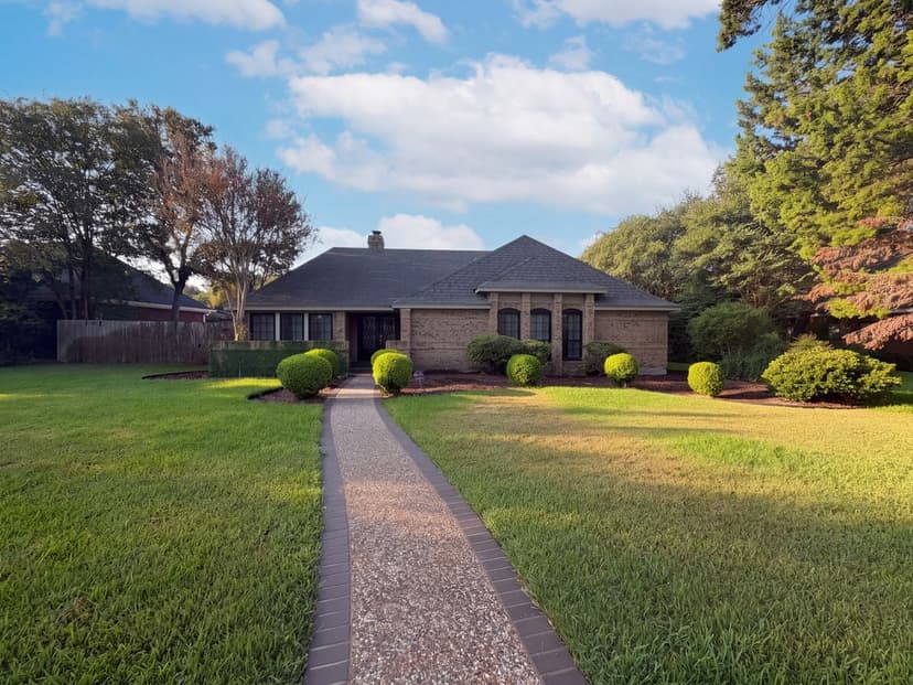 2801 Wickersham Dr