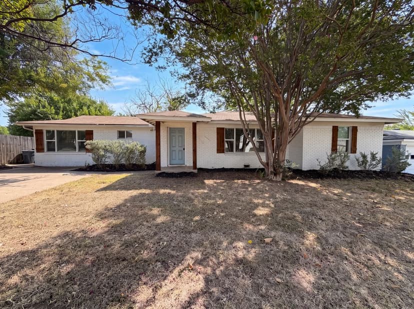 832 Central Dr