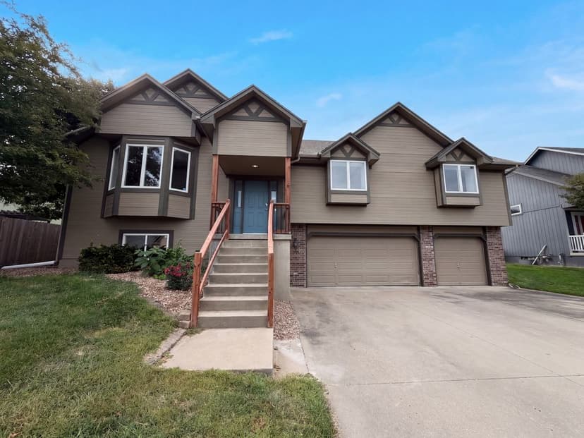 403 S Lakeshore Dr