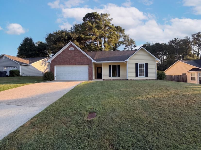 2119 Crystal Lake Dr