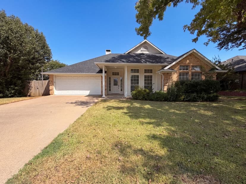 1623 W Pleasant Dr