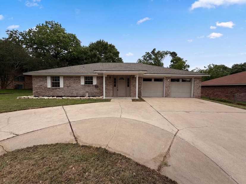 410 Cole Ave