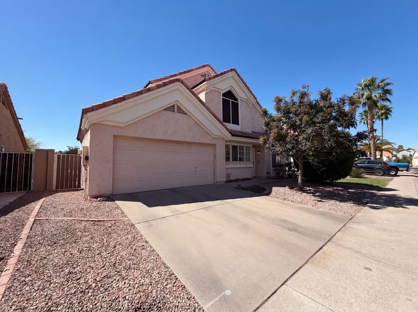 1114 S Tiago Dr