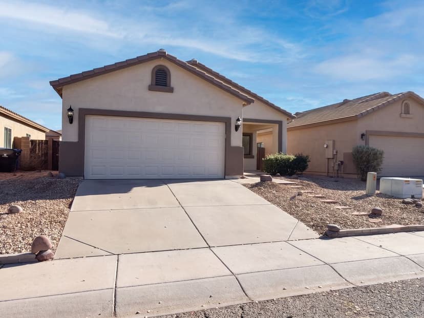 719 W Lydia Ln